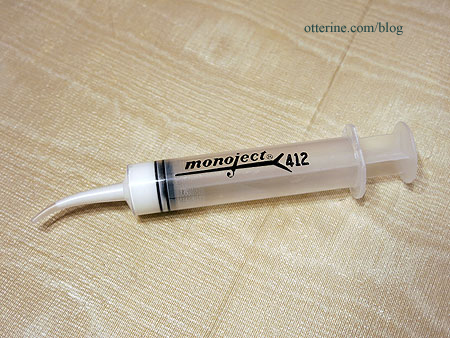 Homemade glue syringe